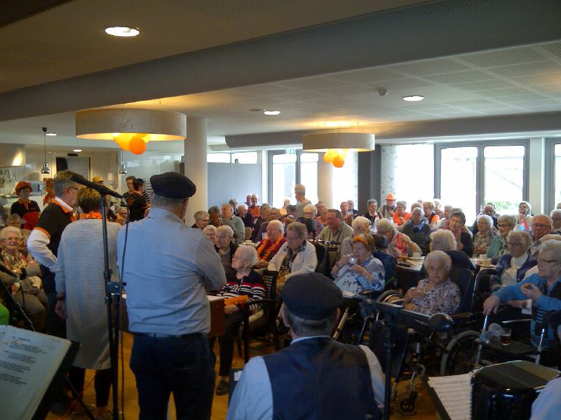 Schipperskoor ‘Recht zo die gaat’ bij de Riethorst "De Stroming"